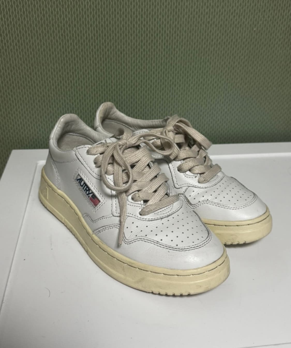 오트리 메달리스트 스니커즈 leather in white 240 상품이미지4