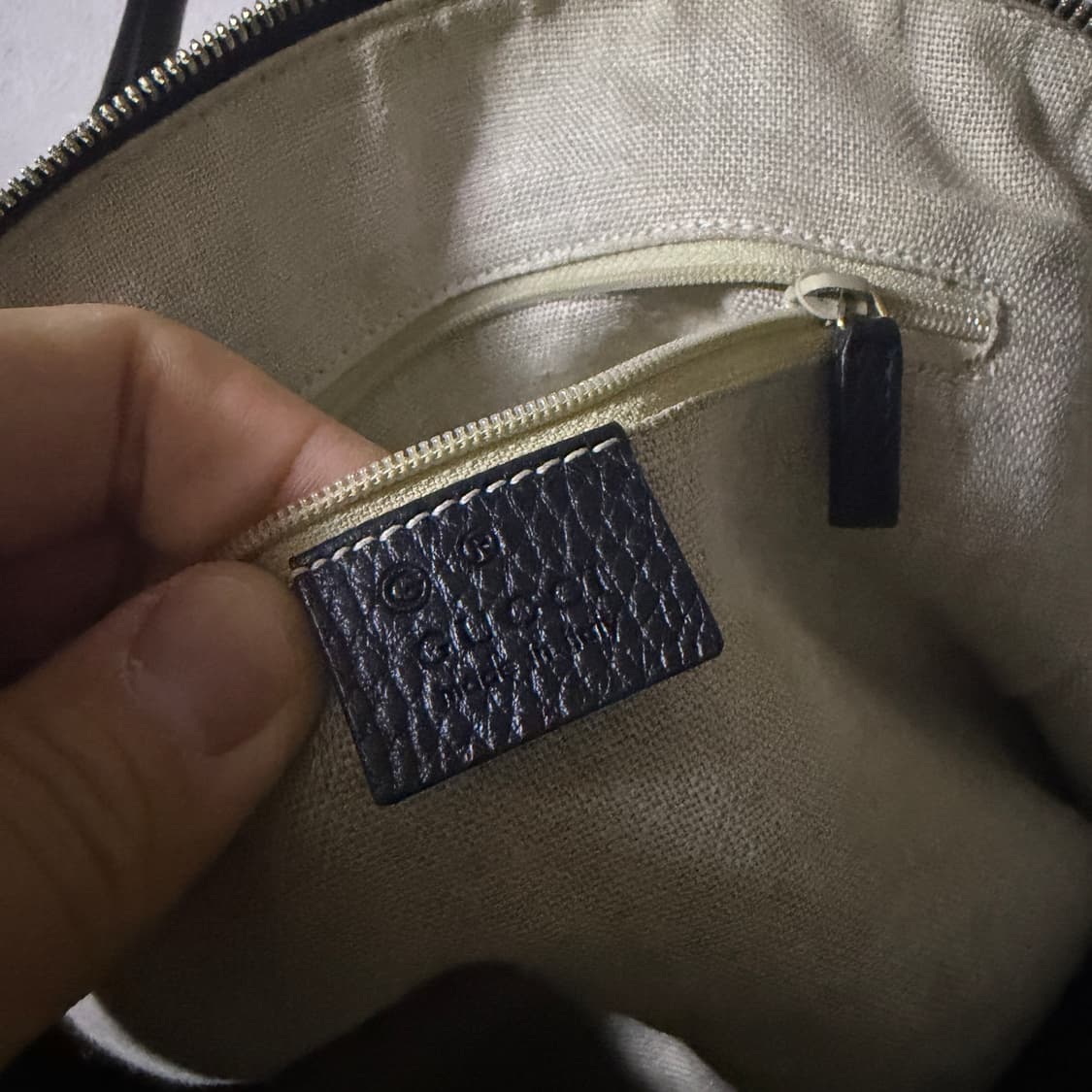 구찌 449662 인터로킹 GG 로고 돔 토트백 상품이미지8