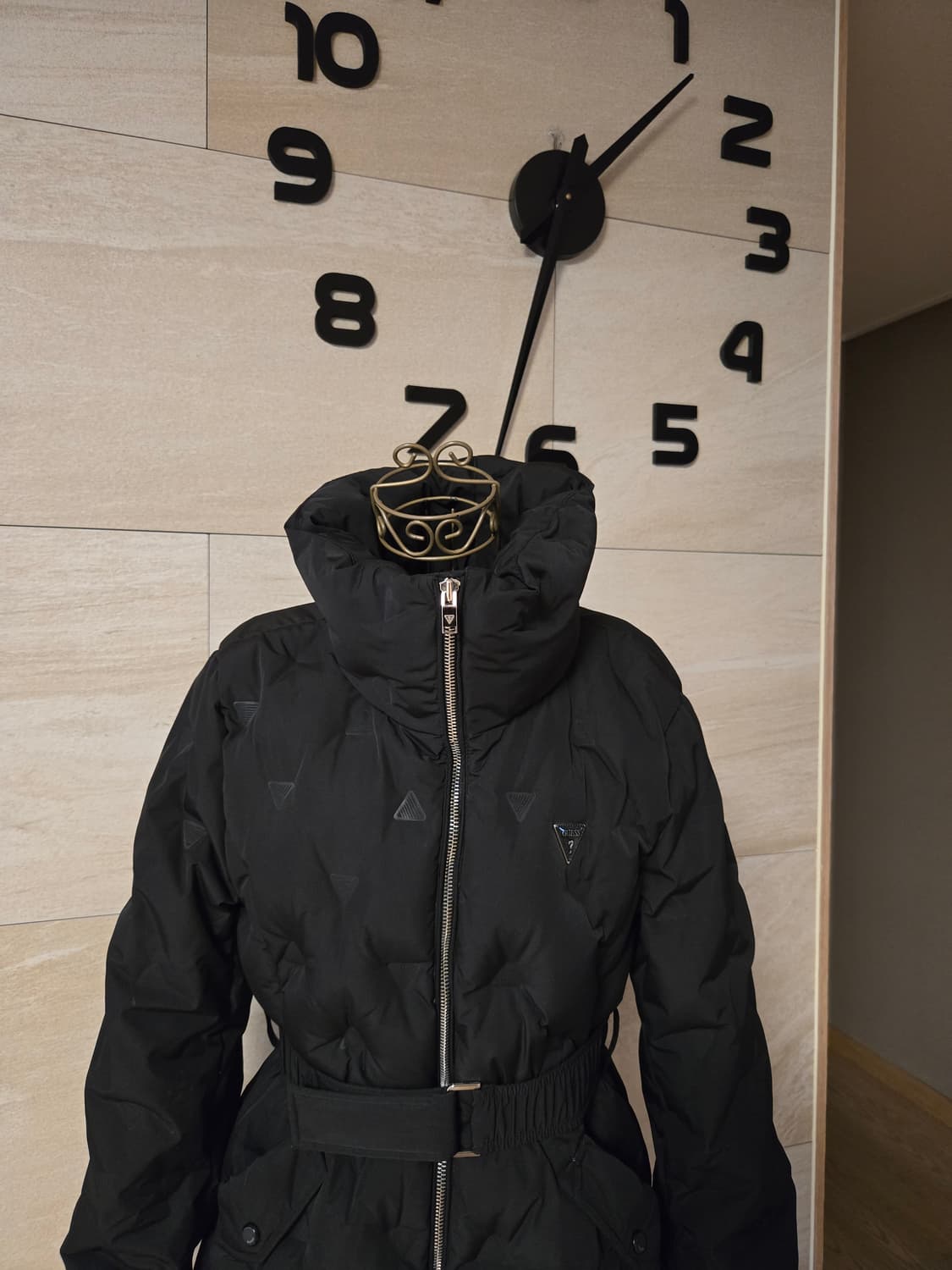 [m] GUESS 게스 벨트 덕다운 패딩 2023 상품이미지2