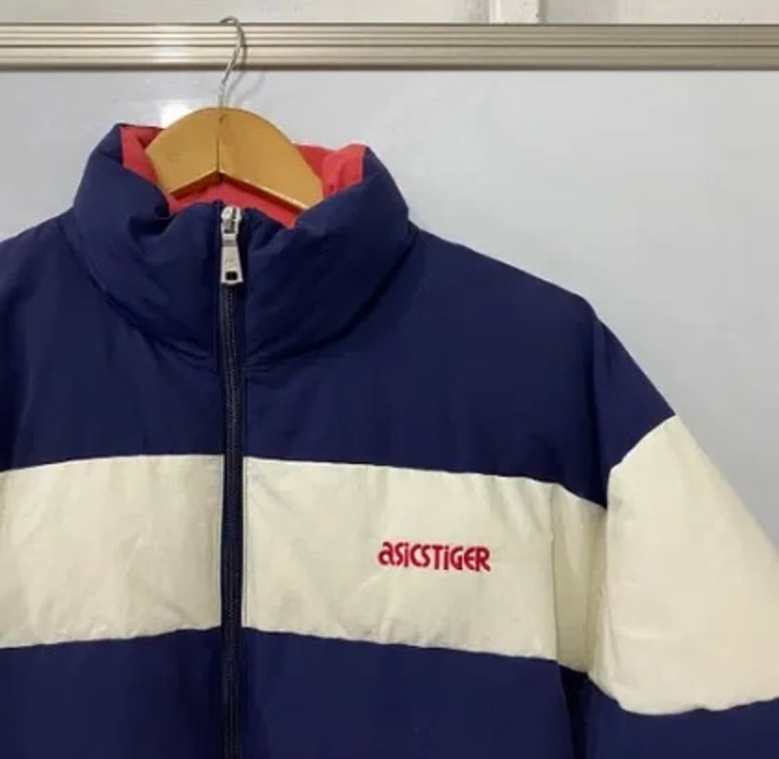 아식스타이거 빅로고 패딩 (L) 상품이미지3