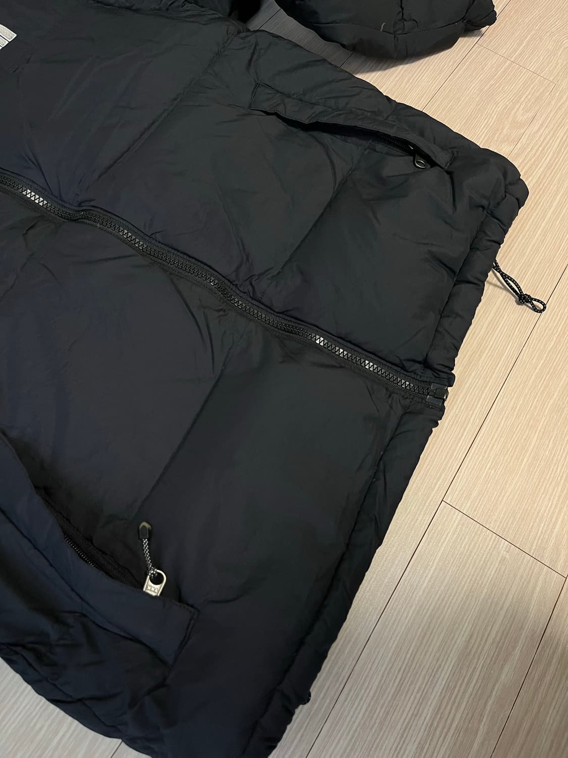 노스페이스 눕시 한정판 패딩 블랙 M 상품이미지3