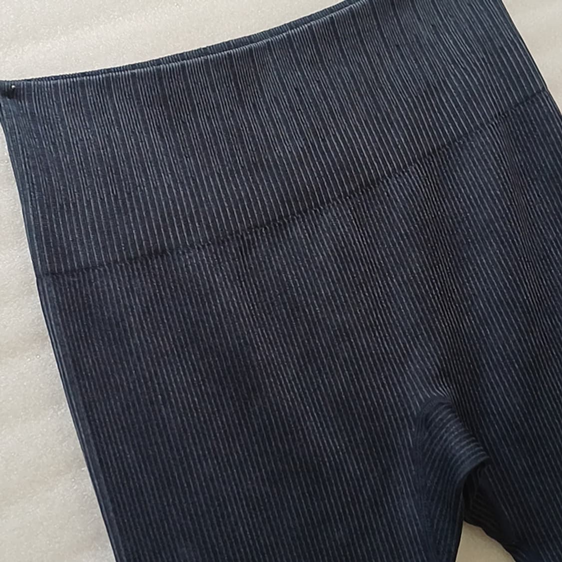 잇존 요가 필라테스 스포츠 골지 레깅스 여성 M L 거의새것 사랑봉봉 상품이미지5