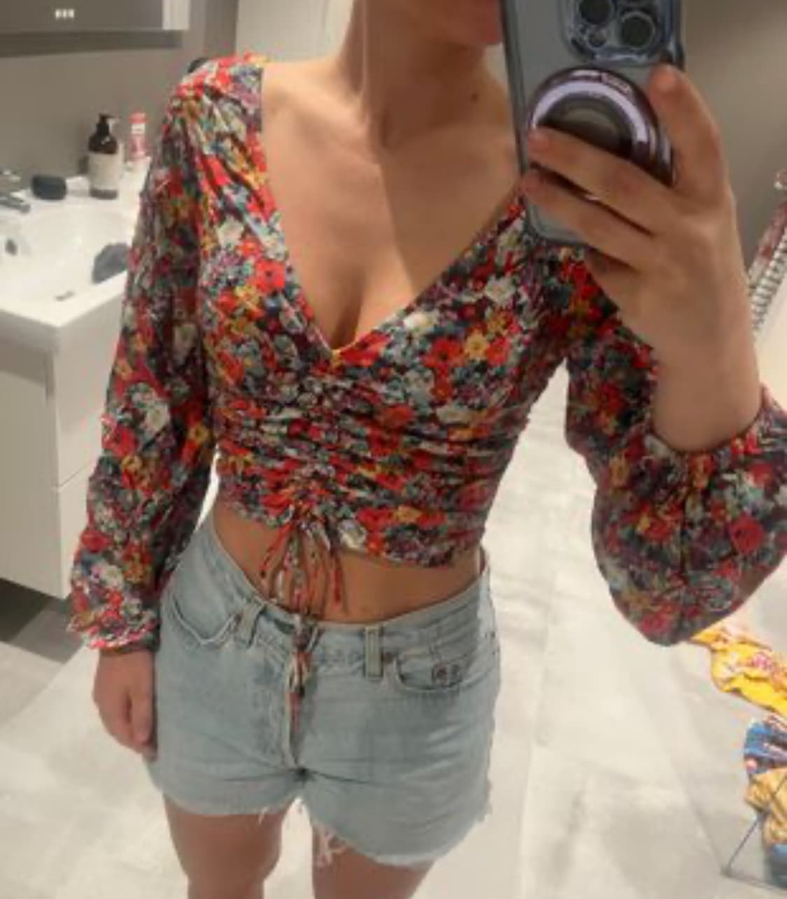 H&M 플라워 셔링 크롭 블라우스 XS 상품이미지1