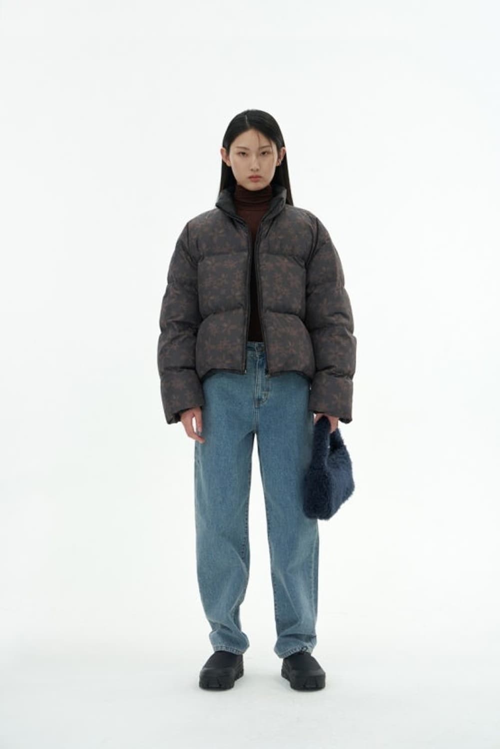 아모멘토 플라워 패딩 뉴진스 민지 착용 상품이미지1