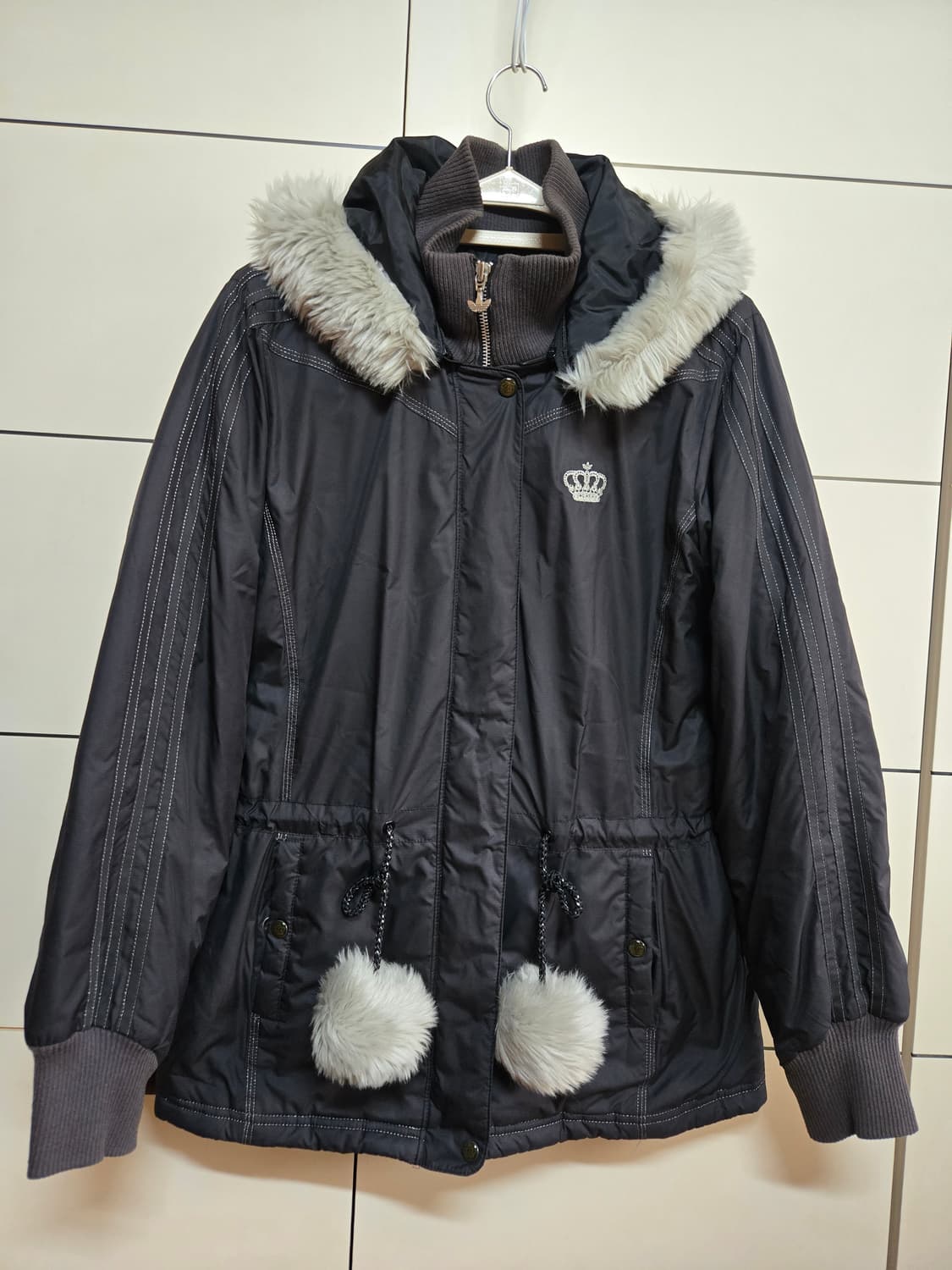 아디다스 월드스쿨 퍼 블랙삼선 점퍼 상품이미지1