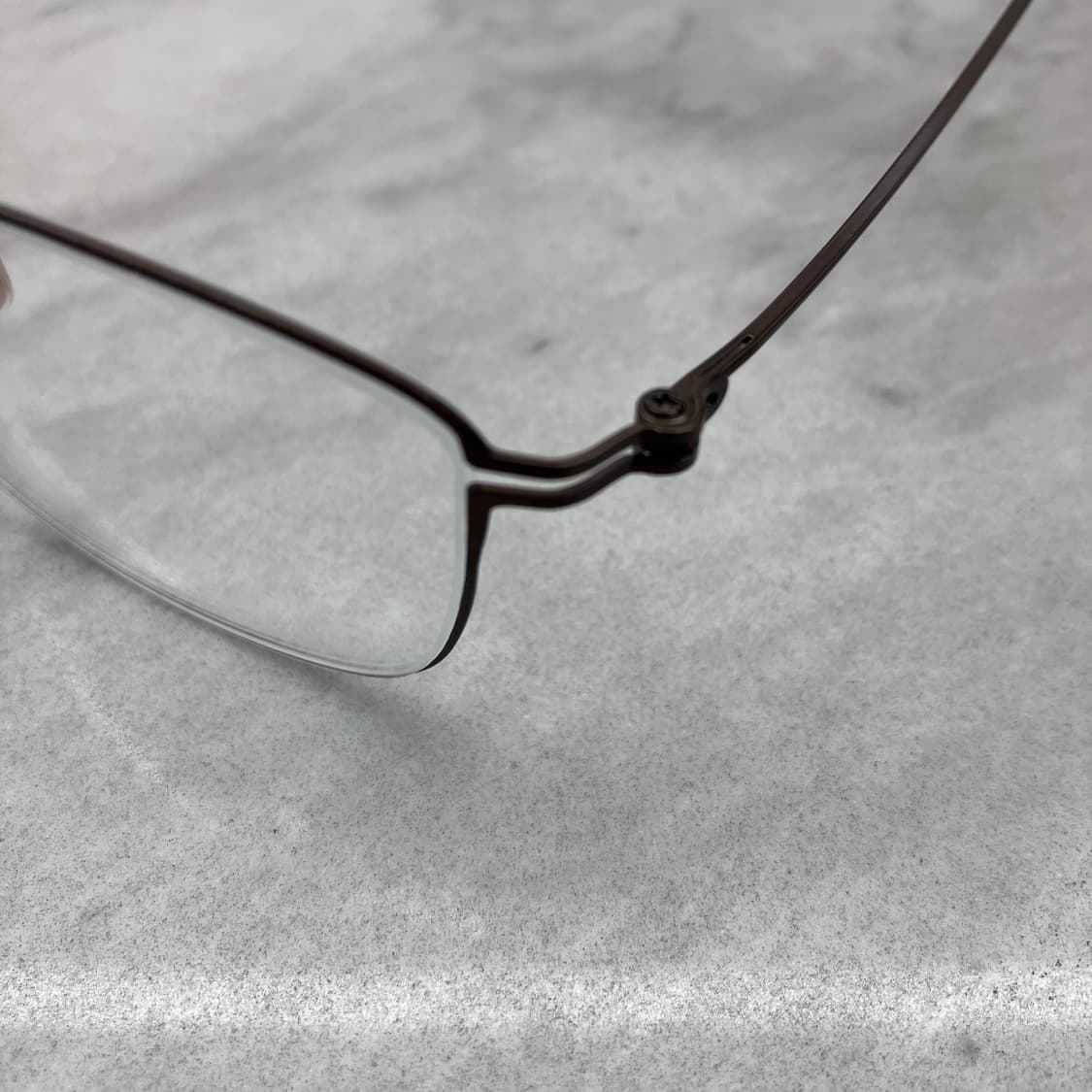C37 CA 유광 브론즈 스퀘어 역산각 메탈테 안경 상품이미지2