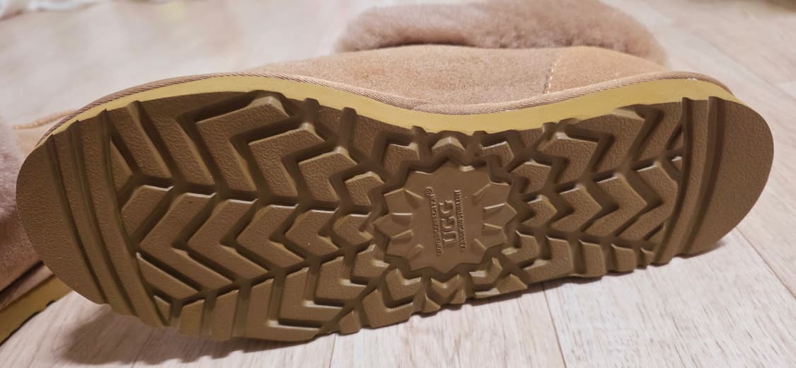 {새상품} 오즈웨어 어그 브론즈 [255] 상품이미지5