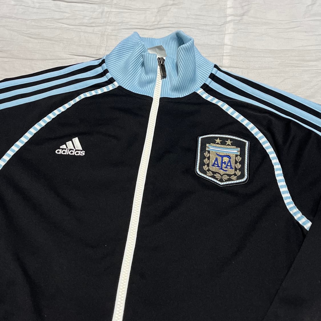 아디다스 삼선로고 백프린팅 아르헨티나 유니폼 트랙탑 상품이미지1