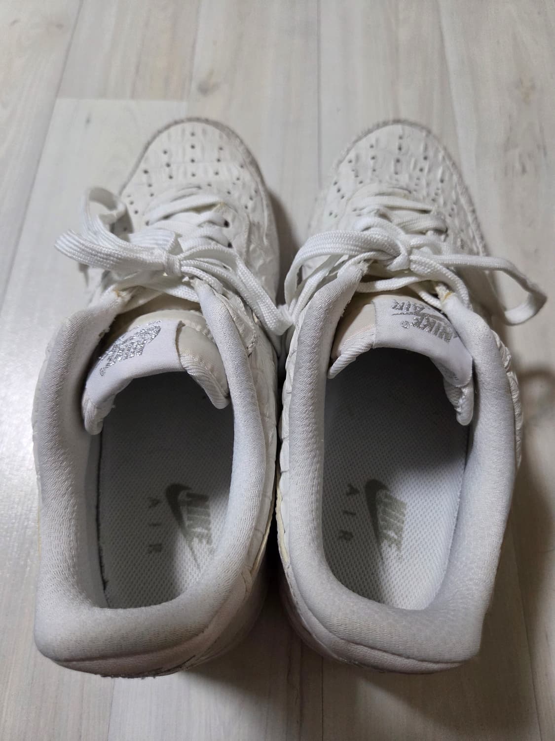 나이키 에어포스 1 로우 '07 LV8 화이트 크록 270 상품이미지4