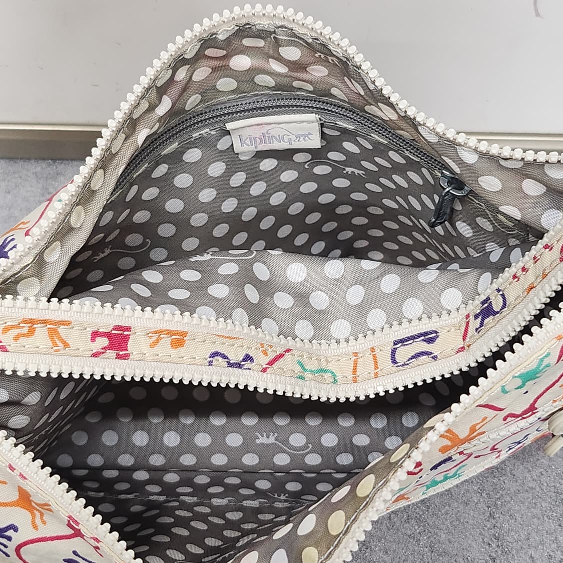 거의 미사용 키플링 정품 크로스백 32x25 상품이미지7