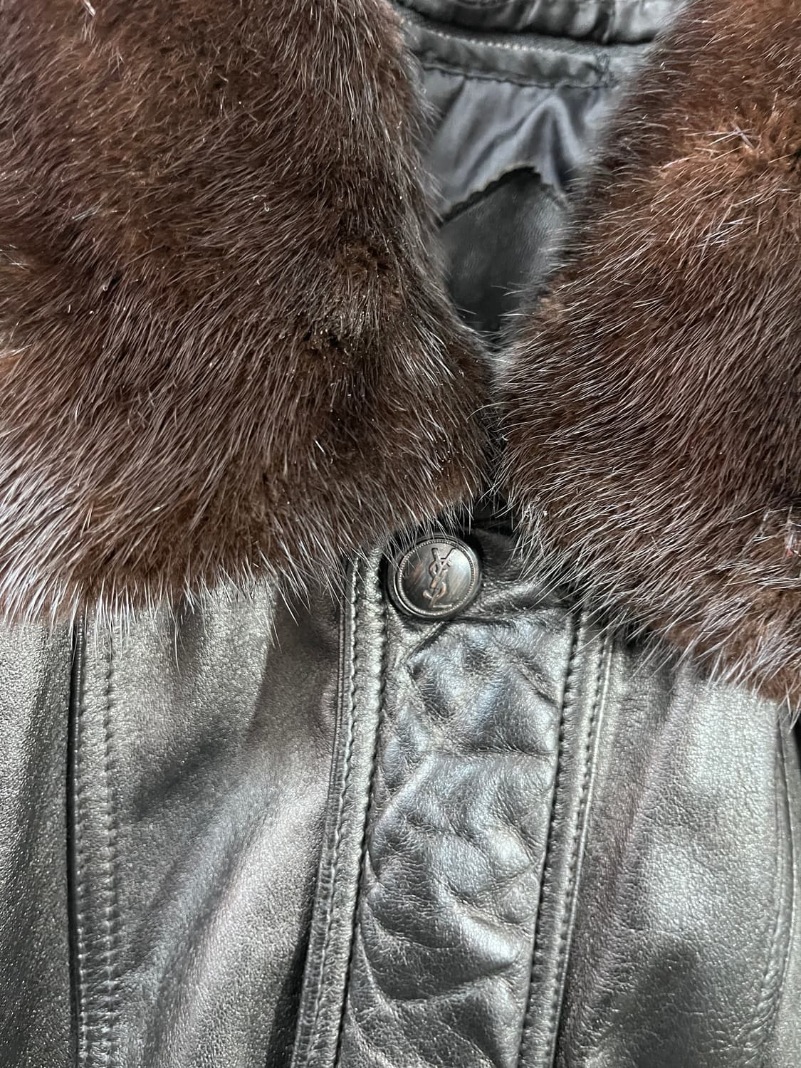 YVES SAINT LAURENT 상품이미지3