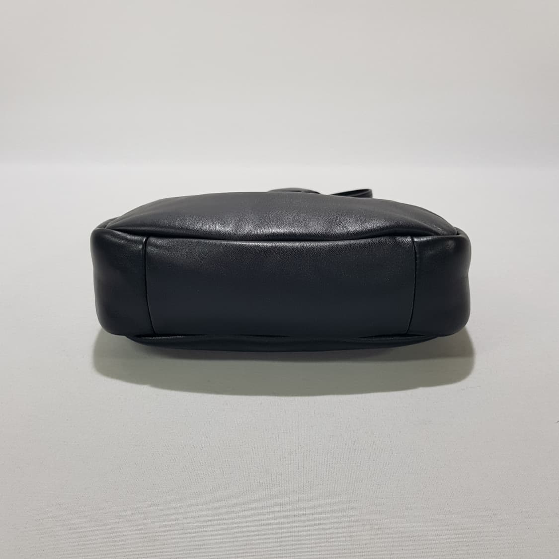 프라다 소프트 패딩 나파 가죽 호보백 1BA384 상품이미지8