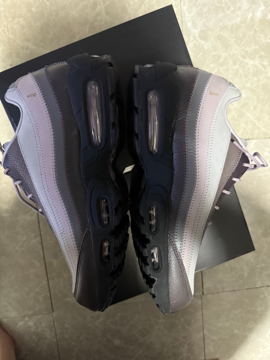 275사이즈 나이키 에어맥스95 아 마 마니에르 상품이미지3