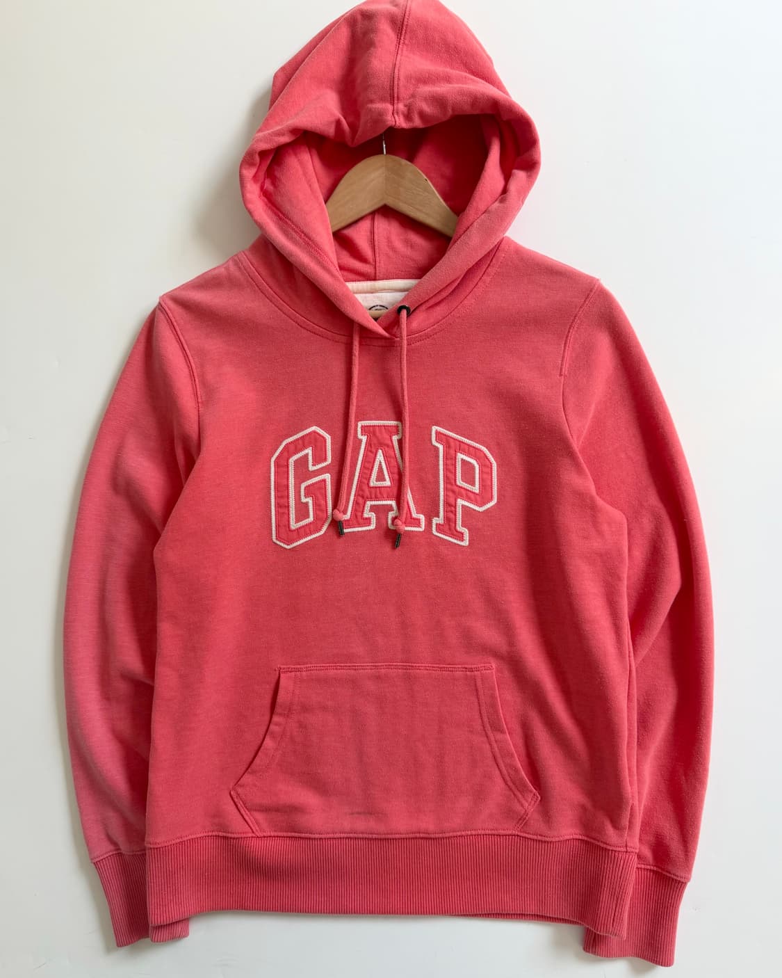 Gap 갭 코랄컬러 자수로고 후드티 상품이미지3