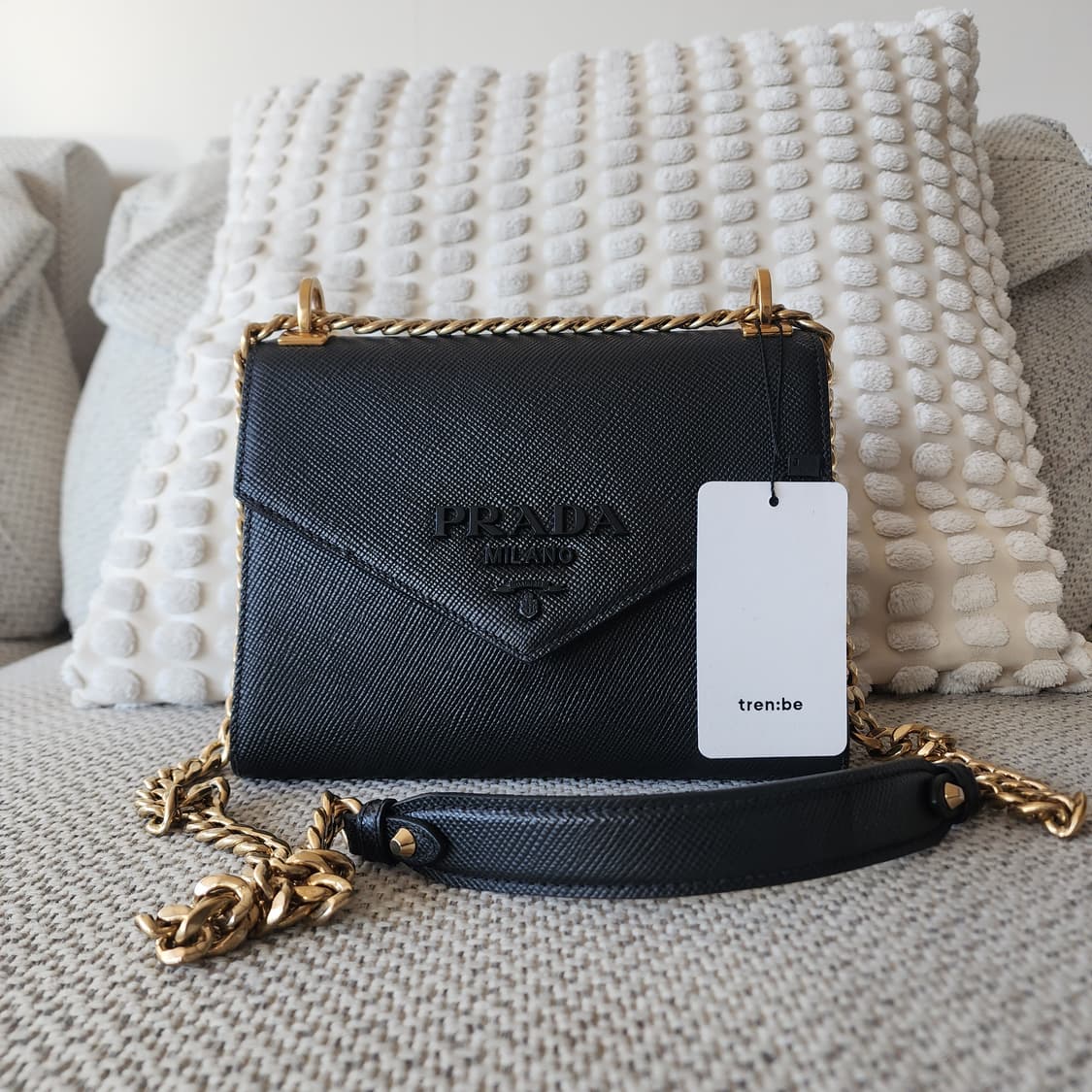 상태최상 프라다 모노크롬 사피아노 레더 체인 숄더백 1BD127 상품이미지1