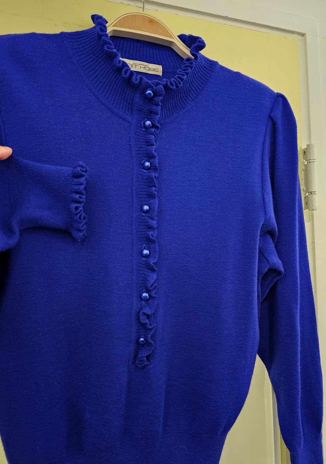 Knit Kobe 울트라마린 프릴 울 헨리넥 니트 상품이미지3