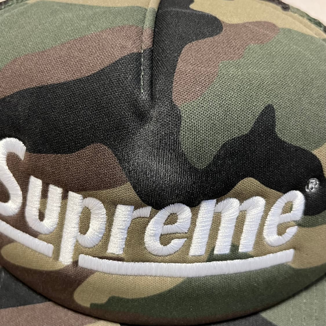슈프림 언더라인 메쉬 백 5-패널 우드랜드 카모 상품이미지2