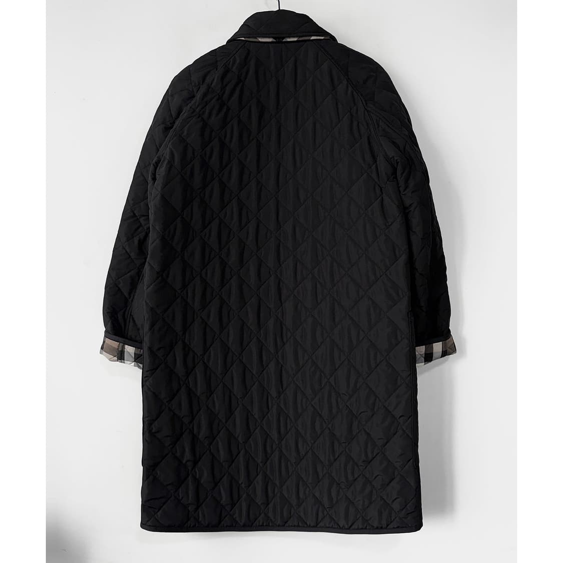 버버리 타이팅 다이아몬트 퀼팅 코트 상품이미지10