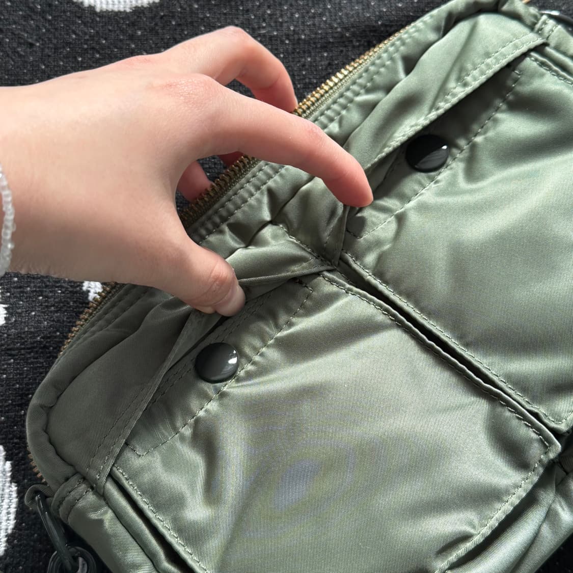 포더 탱커 숄더 미니 카키 상품이미지3