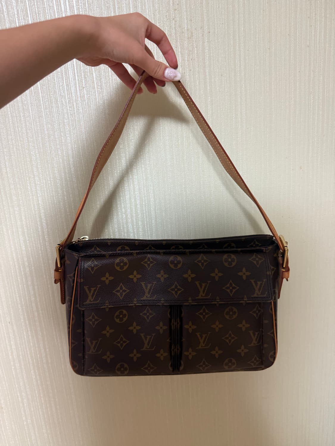 루이비통 모노그램 비바 시떼 GM 상품이미지2