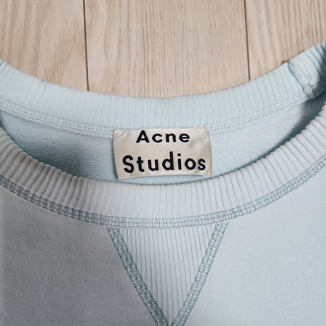 아크네 스웻 상품이미지2