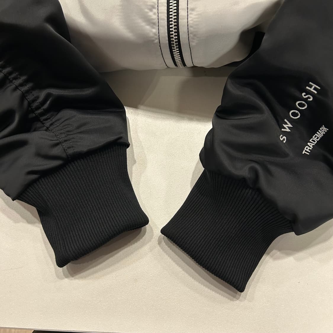 [XL] 나이키 써마핏 스우시 블랙/화이트 봄버 자켓 상품이미지7