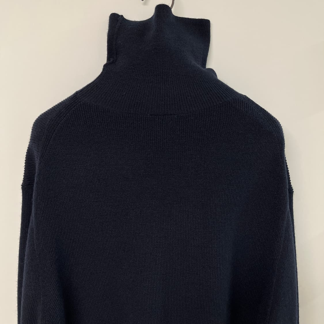17FW 유니클로U 르메르 핑거홀 터틀넥 스웨터 XL 상품이미지8