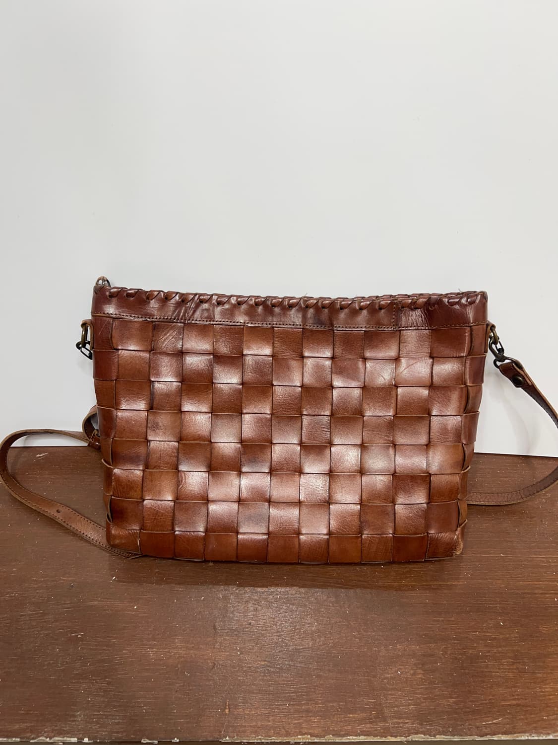 IBIZA Leather Woven Shoulder Bag 상품이미지4