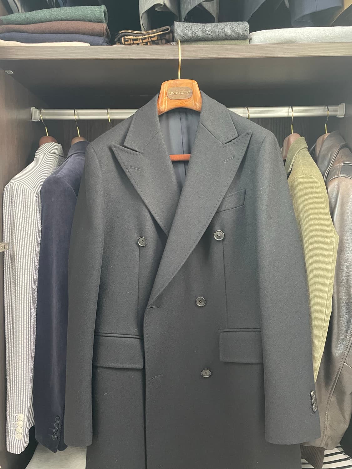 수트 서플라이(SUIT SUPPLY) 울캐시미어 블랙 더블 브레스티드코트 상품이미지2