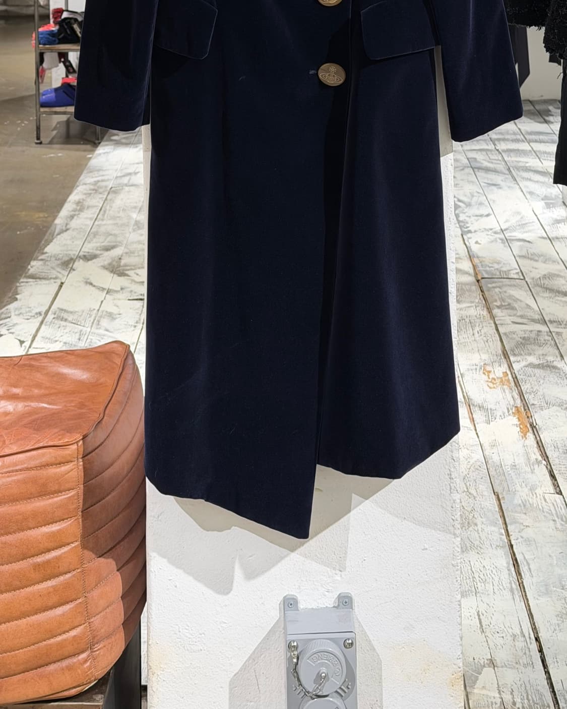 비비안웨스트우드 레드라벨 네이비 벨벳 롱코트 상품이미지5