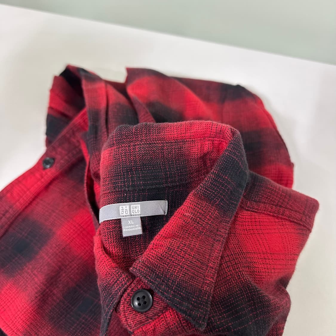 XL 100 유니클로 투포켓 빨검 옴브레체크 코튼 셔츠 남방 판매가 1. 상품이미지1