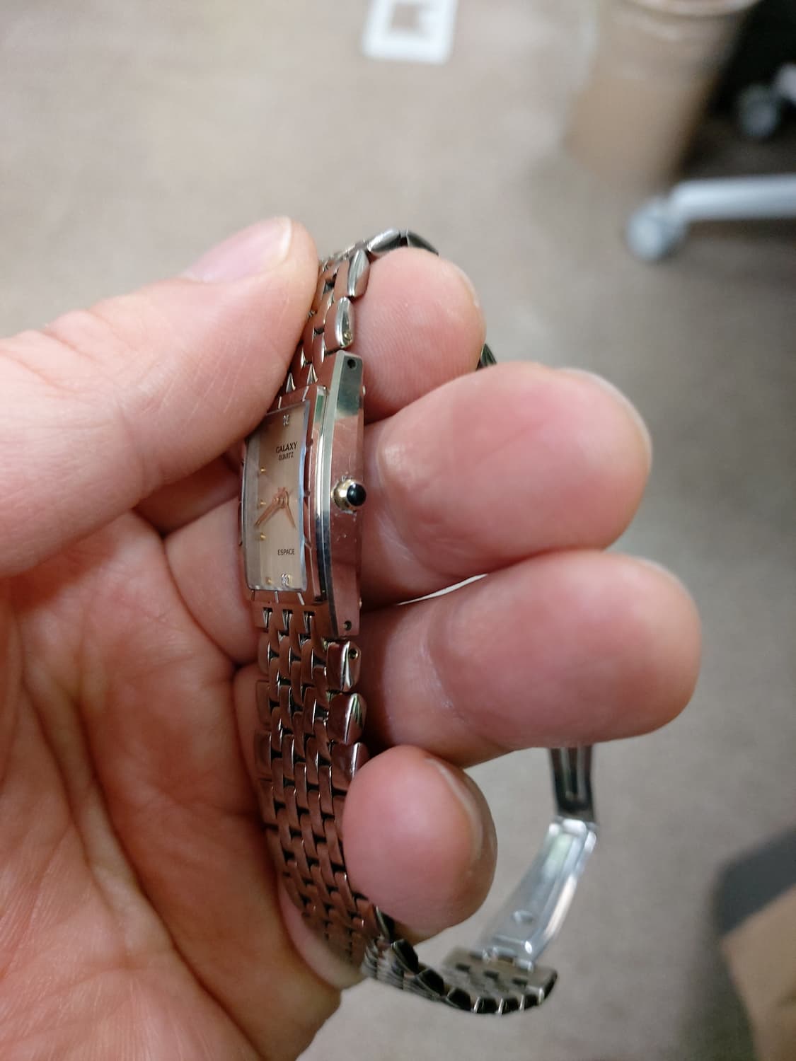 빈티지한 매력이 돋보이는 갤럭시 쿼츠  상품이미지2