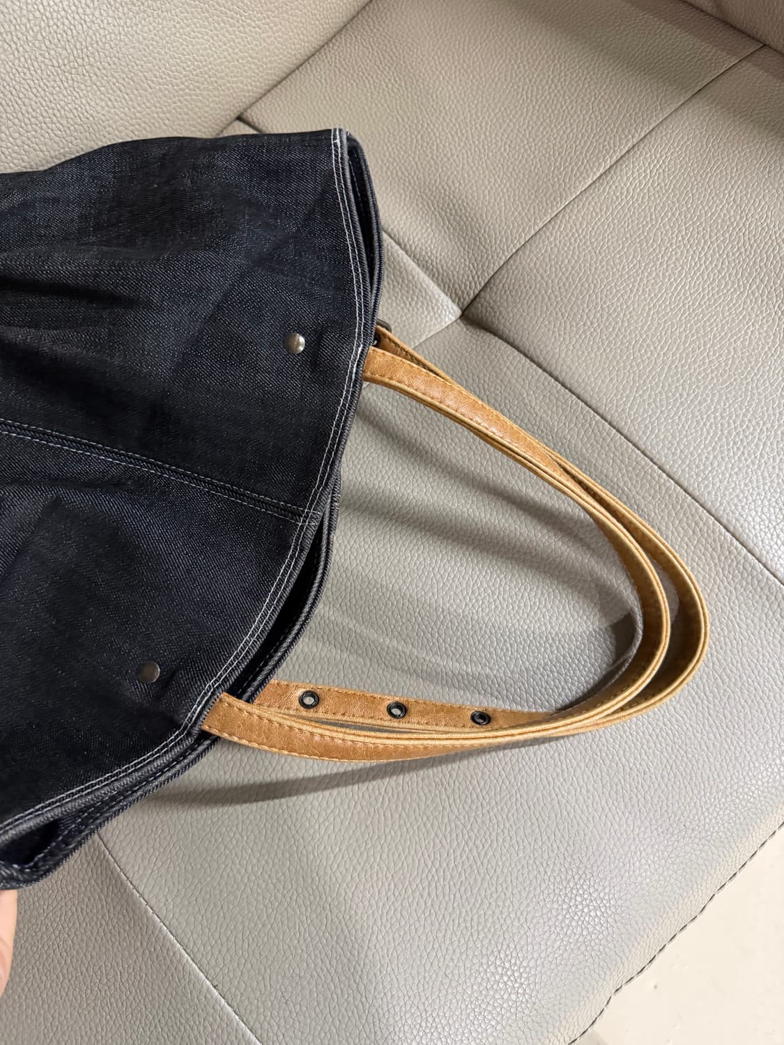 Denim pleats detail shoulder bag 상품이미지3