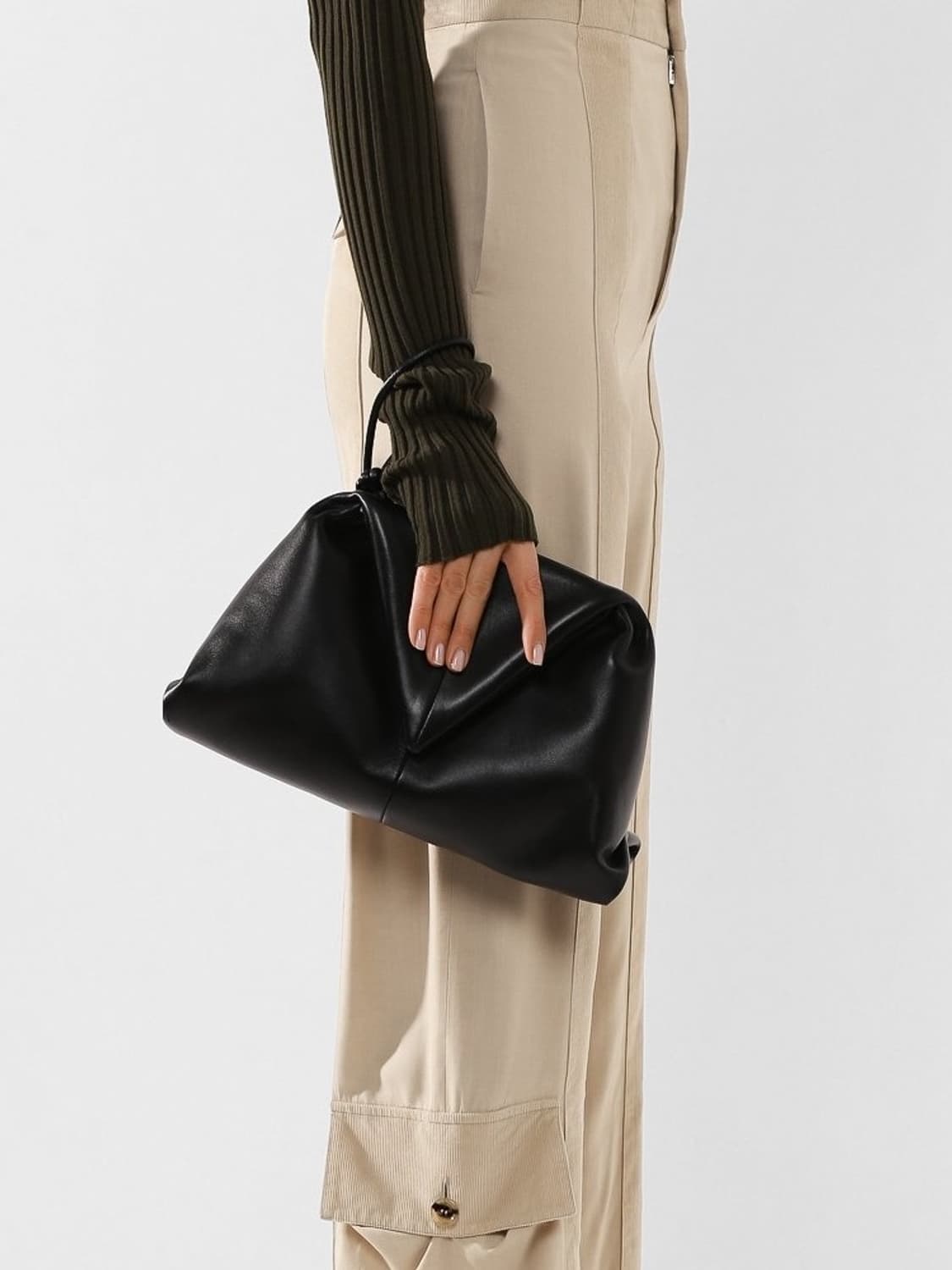 보테가베네타 트라이앵글 클러치백 상품이미지6