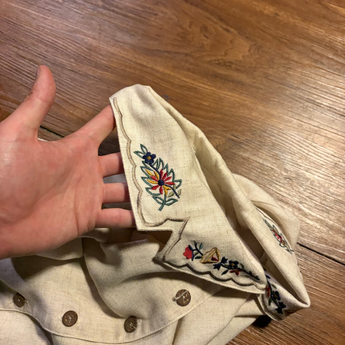 LINEN FRENCH FLOWER EMBROIDERY SHIRT 상품이미지5