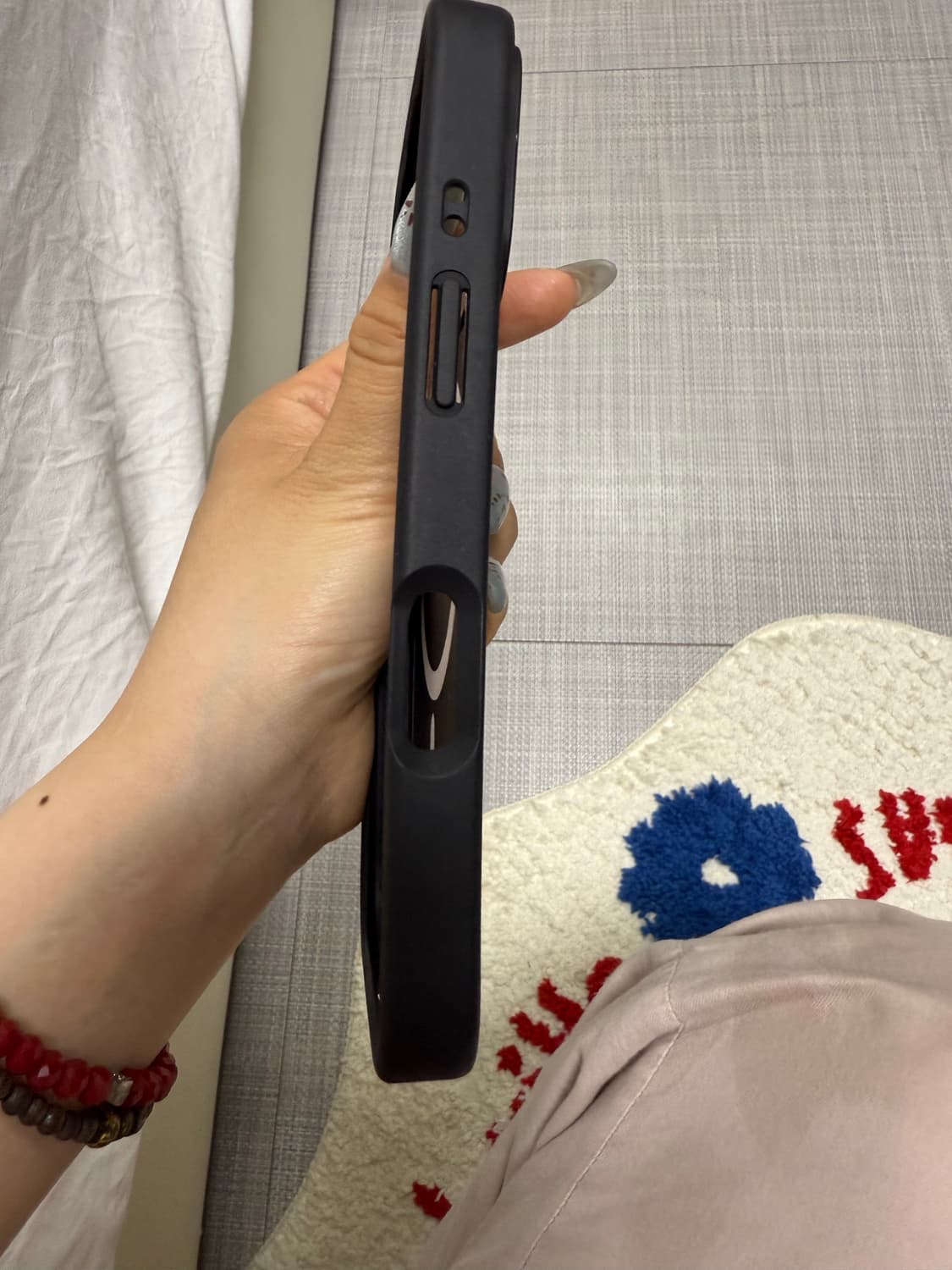 케이스티파이 아이폰 16 pro 메종키츠네 케이스 블랙 한정판 상품이미지4