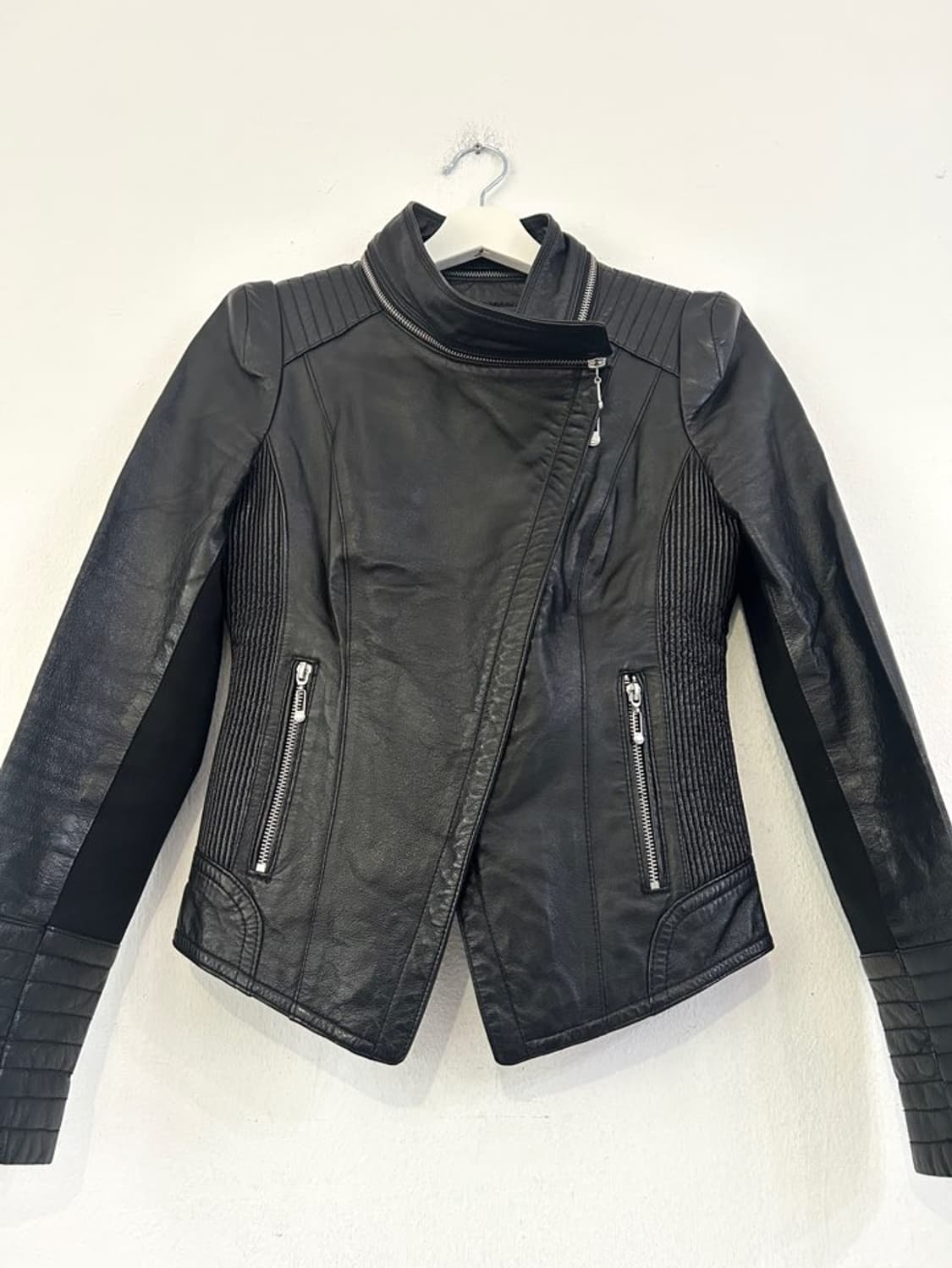 VTG 비대칭 블랙 레더 하이넥 자켓 상품이미지3