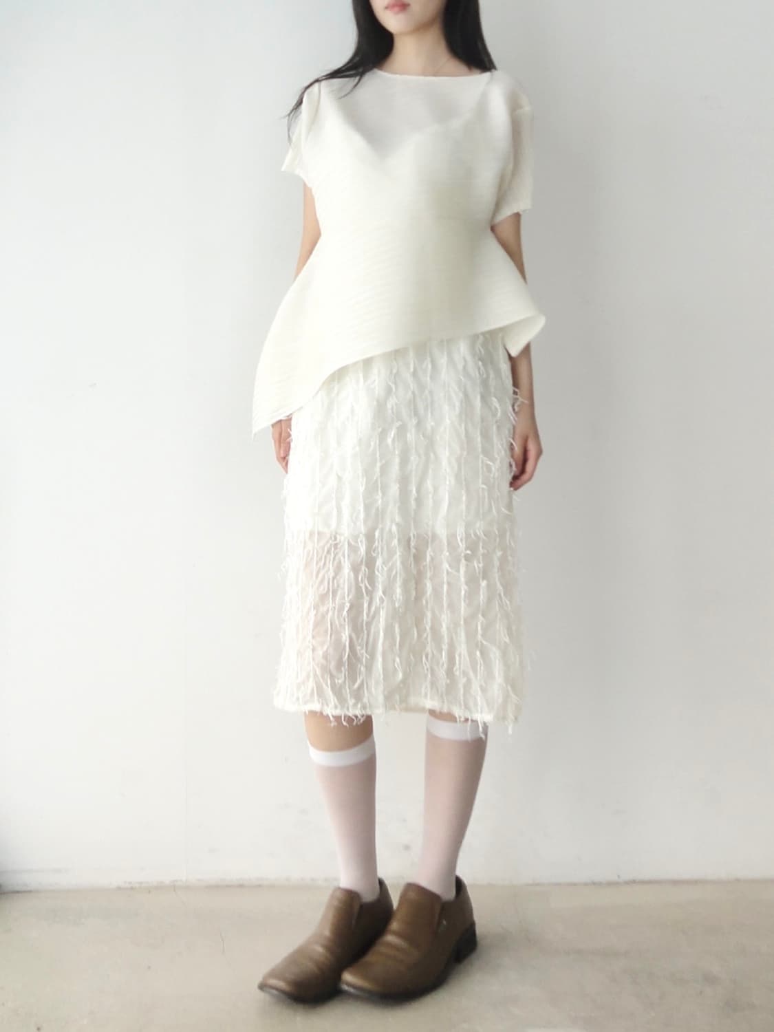 Contour fly pleats top / white 상품이미지6