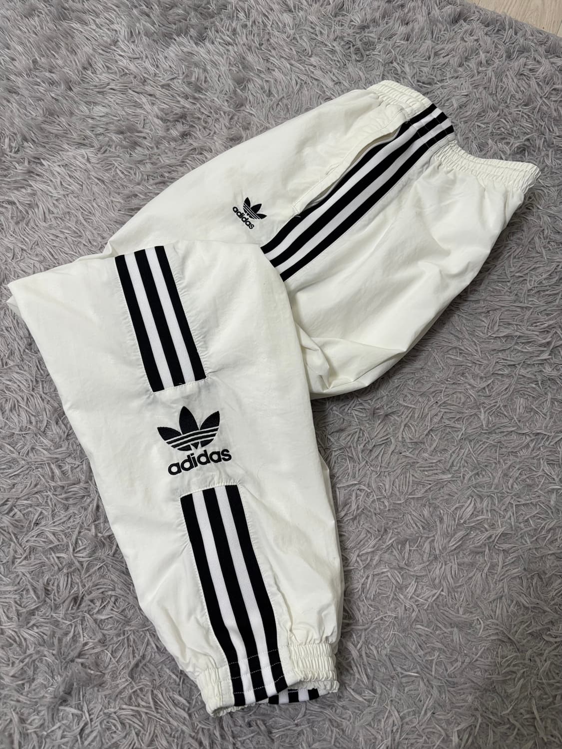 아디다스 화이트 락업 조거팬츠 상품이미지1