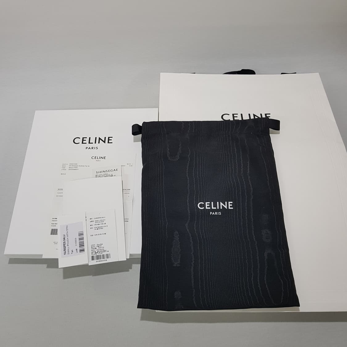 셀린느 스몰 퀴르 트리옹프 스트랩 파우치 상품이미지10