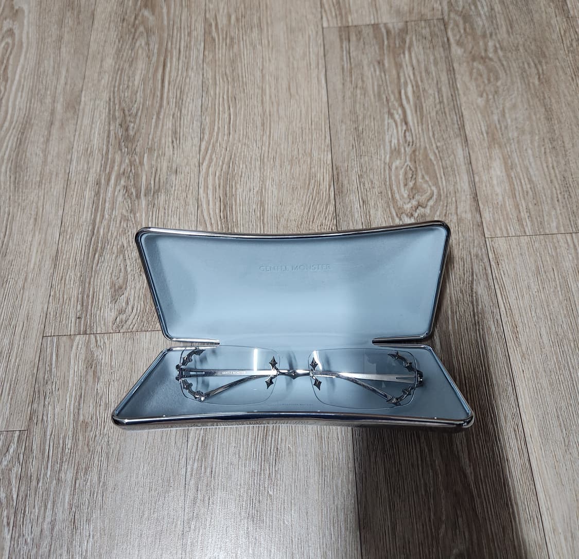 젠틀몬스터 모쉬 상품이미지1