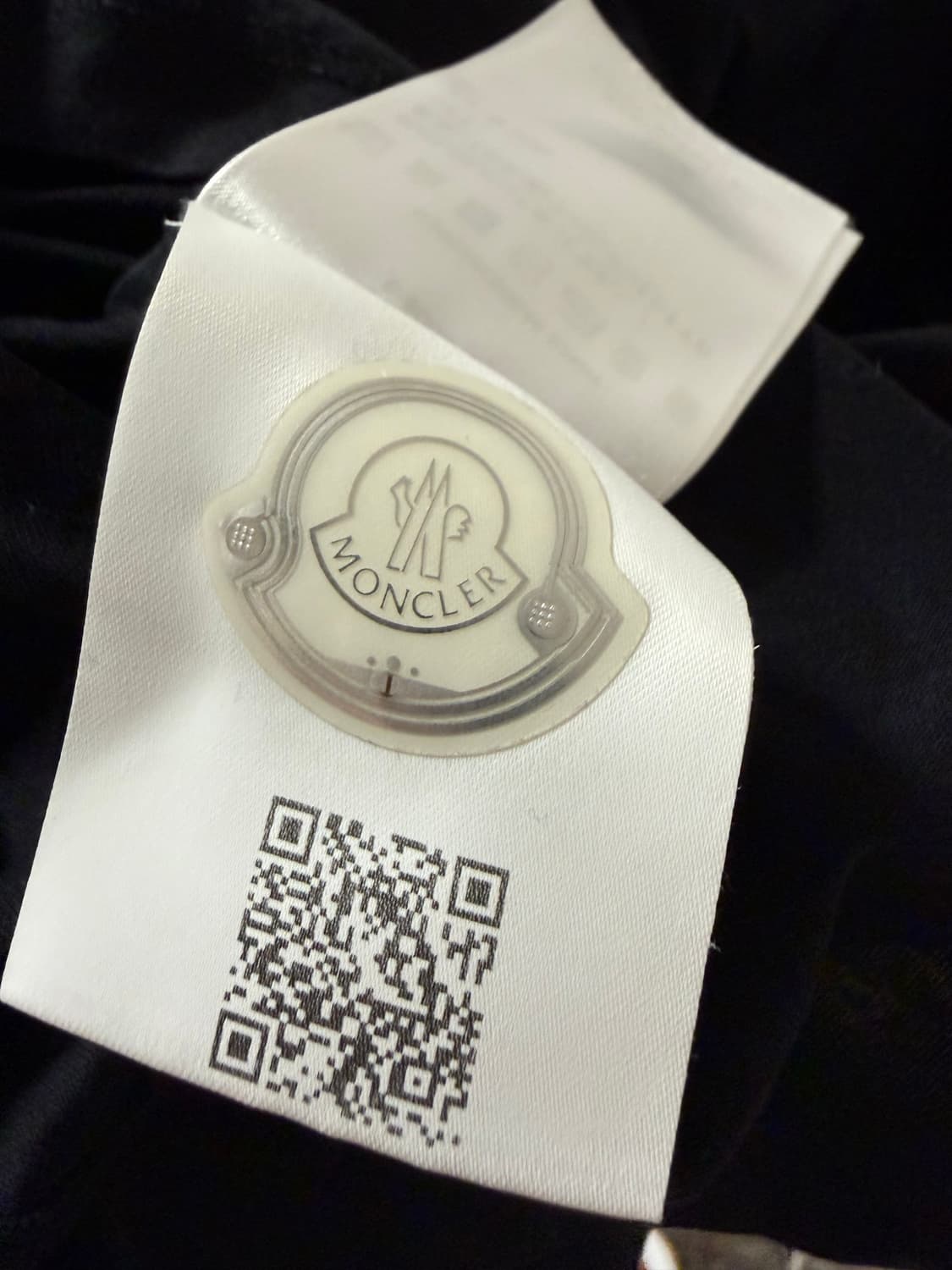 몽클레어 반팔 판매 드라이완료 실착 3회 미만 상품이미지5