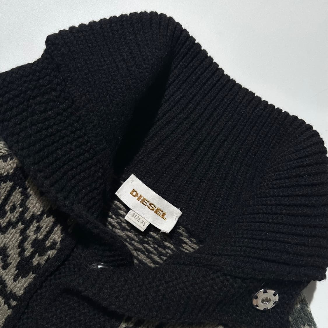 (매장판) 디젤 울 패턴 하이넥 니트 가디건 상품이미지4