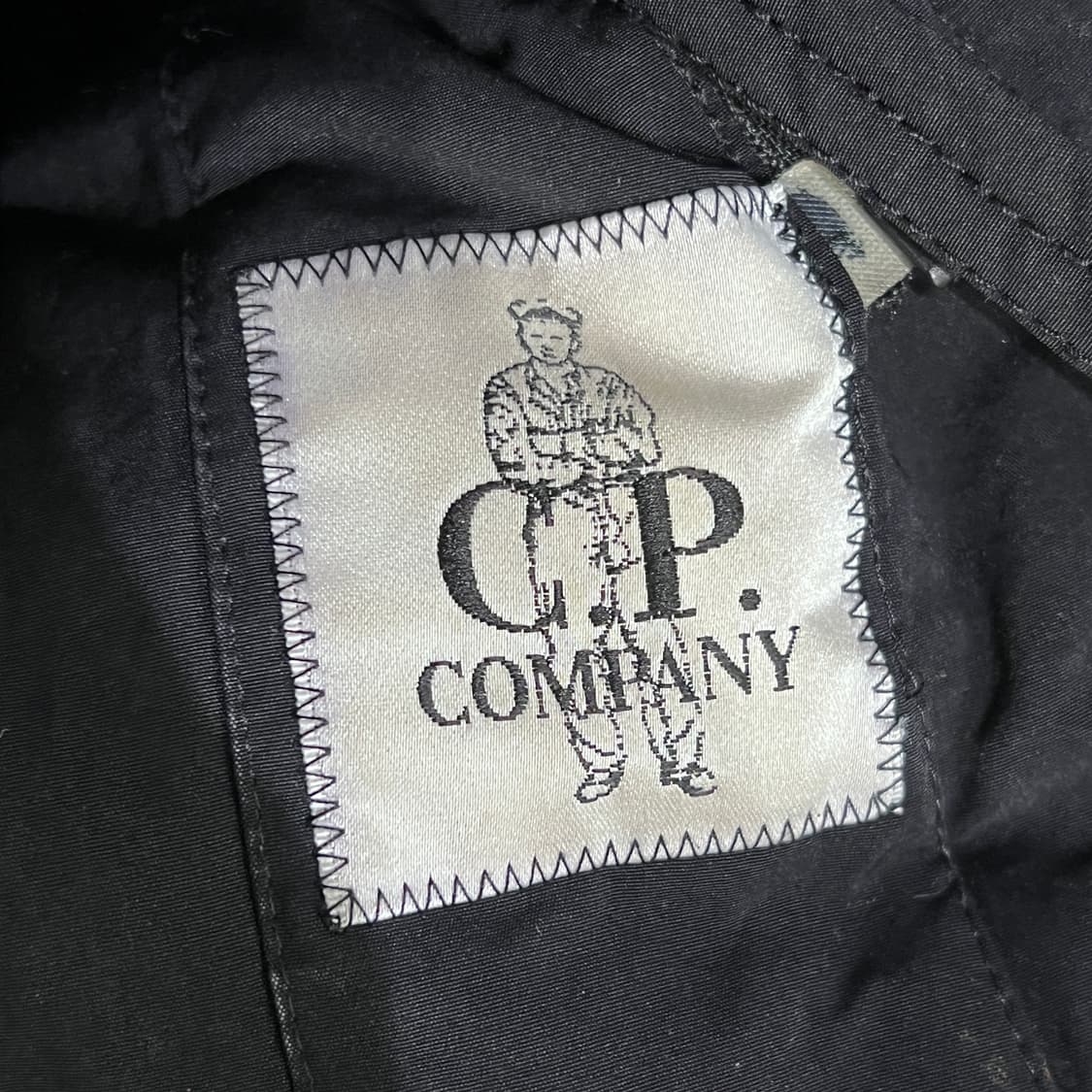 [100] CP컴퍼니 덕다운 고글패딩 상품이미지8