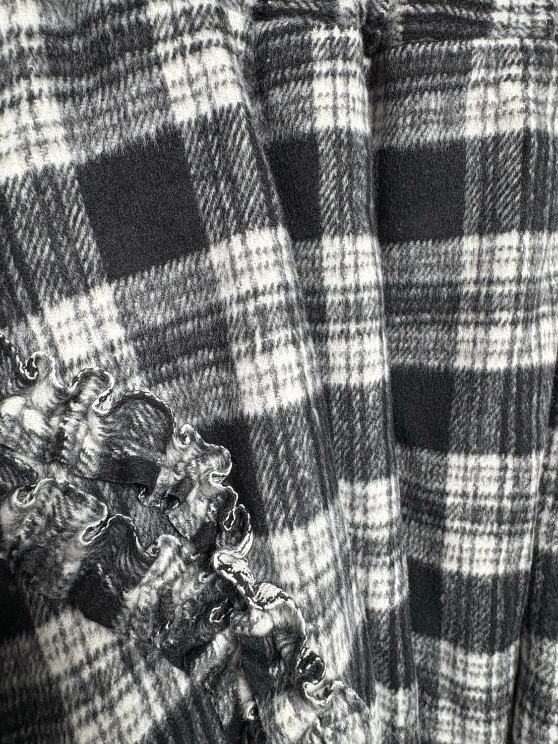 아이브가을 착용) 생긴스튜디오 러플 울 스커트 체크 상품이미지4