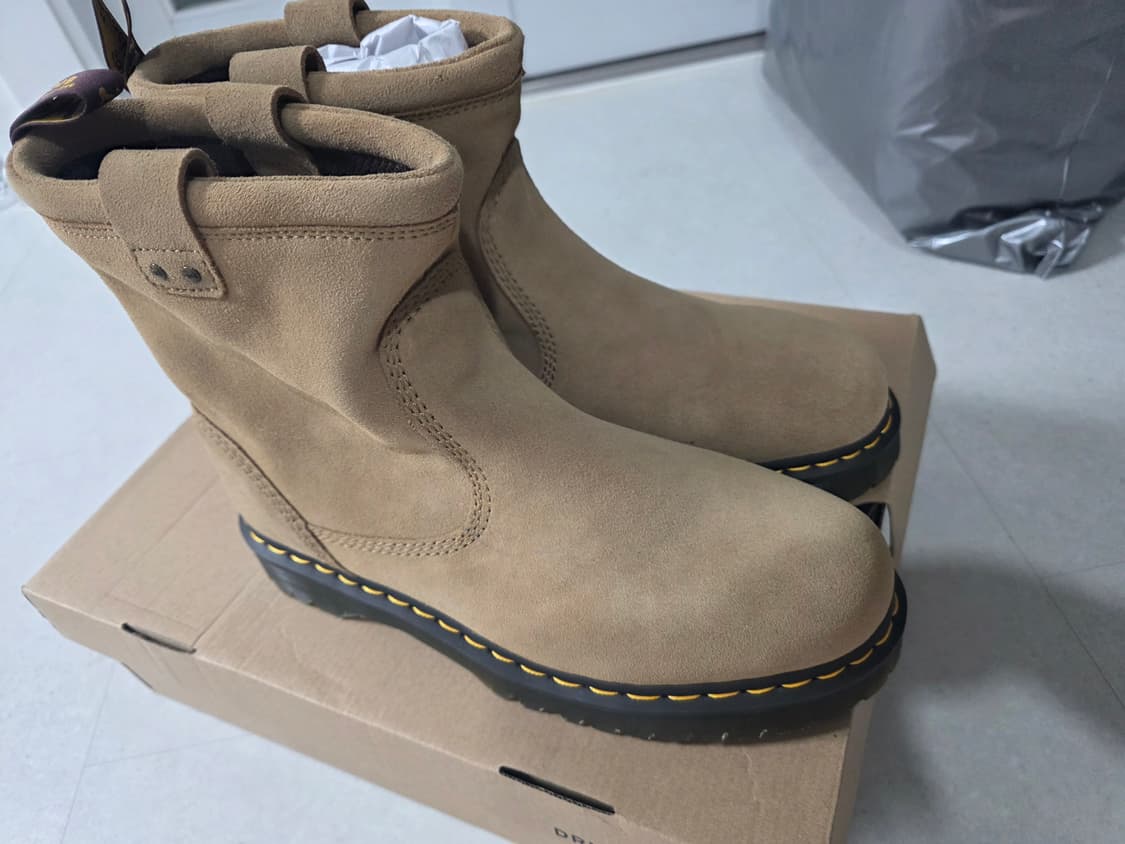 [새상품] 닥터마틴 애니스톤 스웨이드 웰링턴 부츠 300 상품이미지1