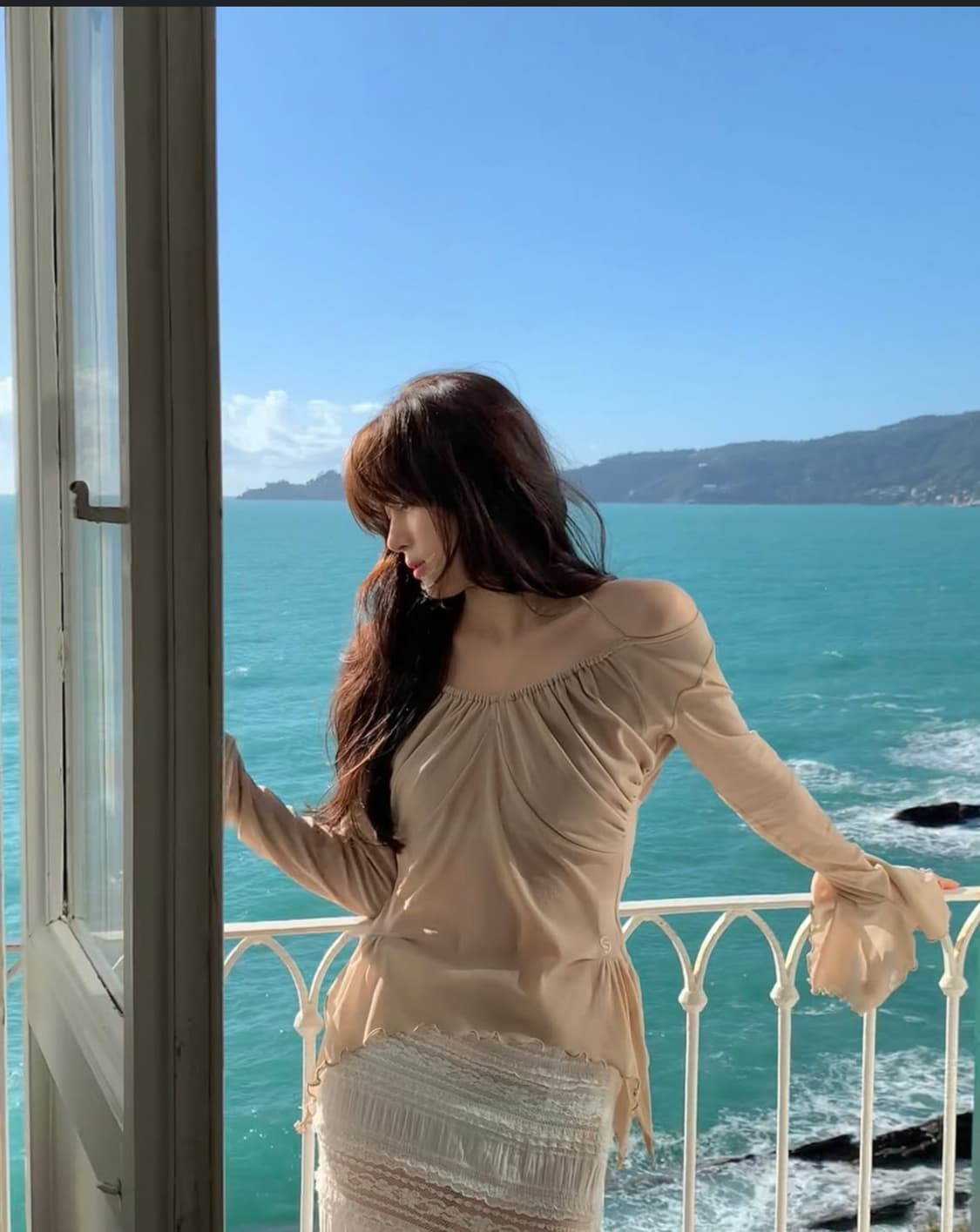 세릭 셔링 시어 탑 베이지 SHIRRING SHEER TOP 상품이미지3