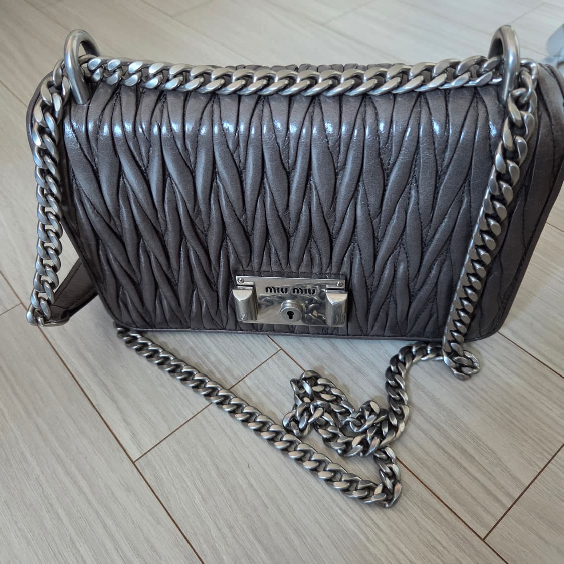 미우미우 마틀라세 체인 숄더백 뮤뮤 5BD153 상품이미지1