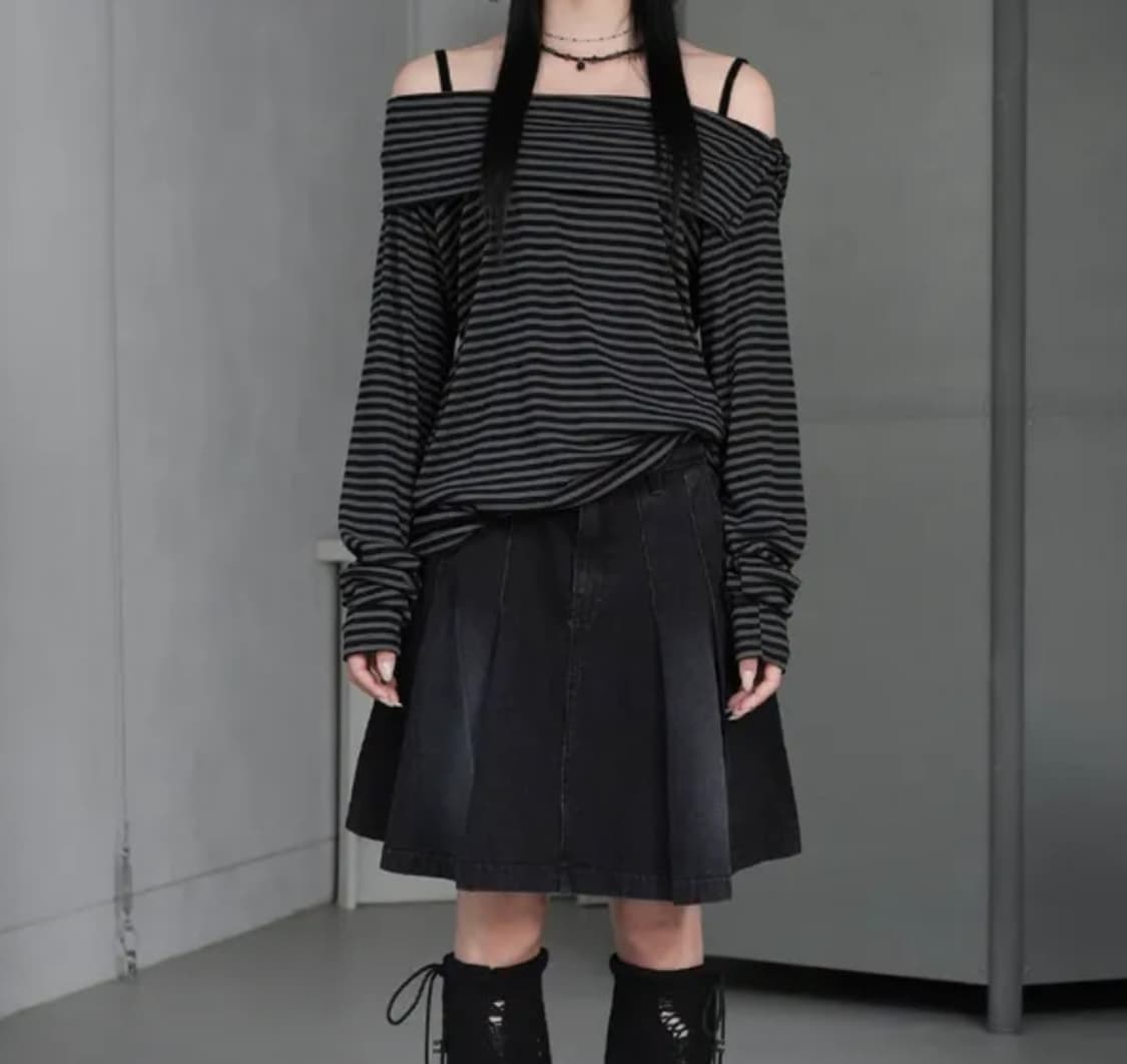 스트라이프 오프숄더 롱슬리브 상품이미지1