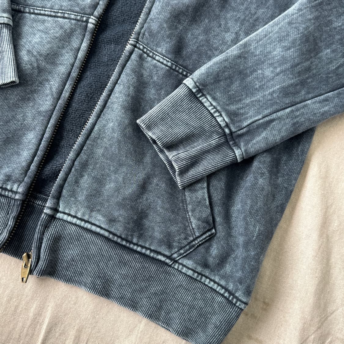 버커루 대장급 피그먼트 스컬자수 후드집업 L 상품이미지6